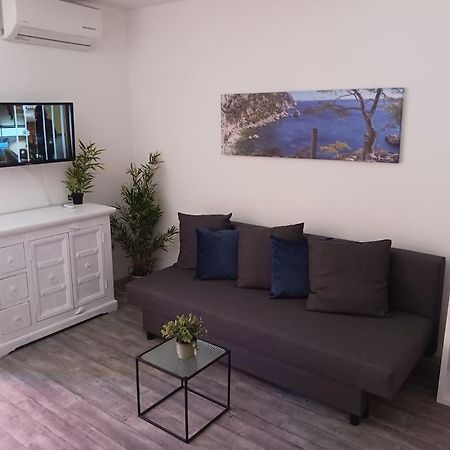 Studio Meuble Bord De Mer Bormes-les-Mimosas Buitenkant foto