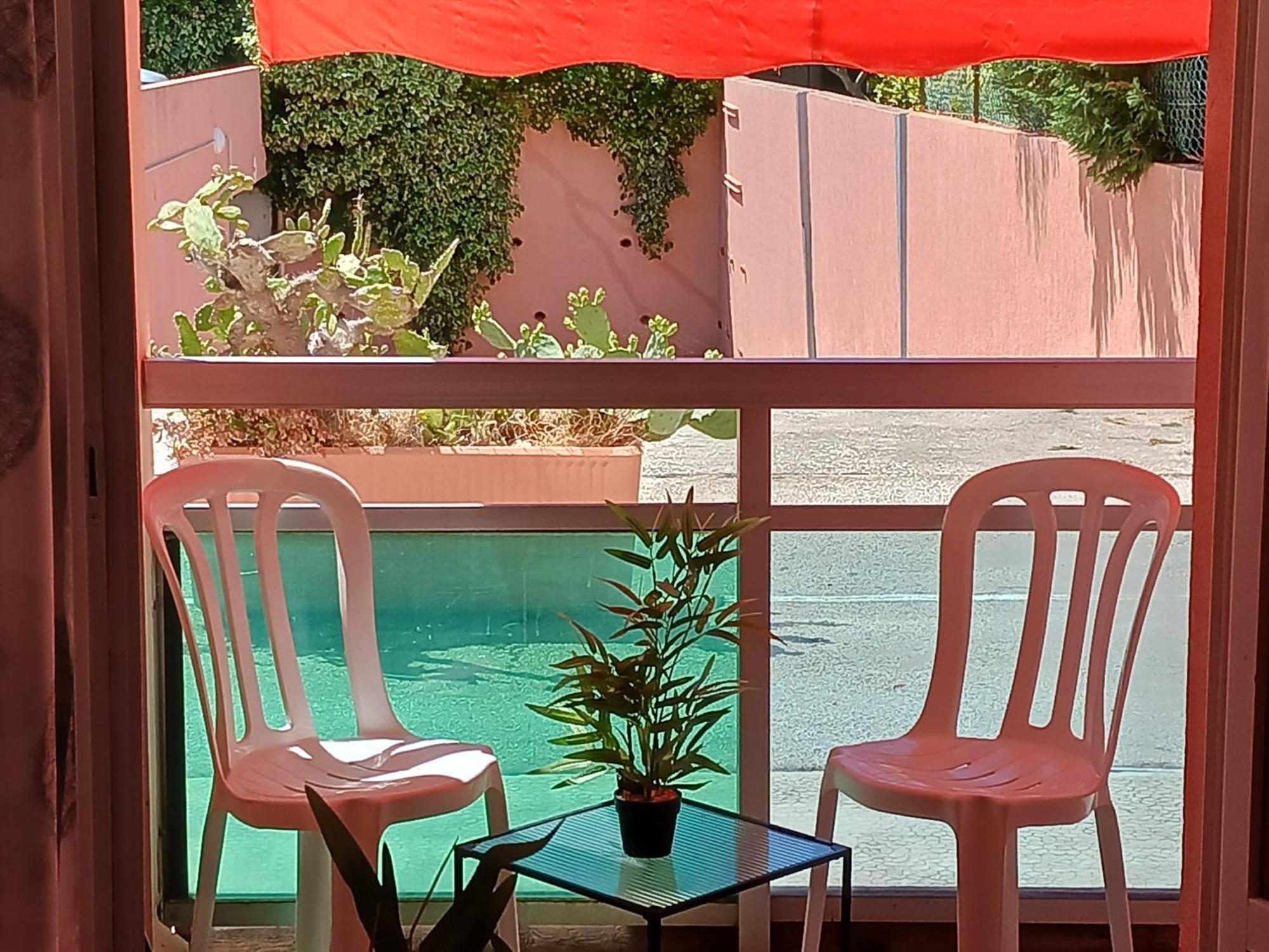 Studio Meuble Bord De Mer Bormes-les-Mimosas Buitenkant foto